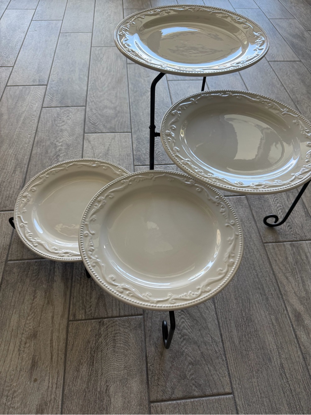 Ceramic Serving / Hostess Plate Set on Metal Serving Stand - Home Dining - Picture 8 of 8